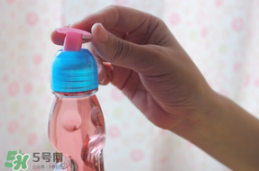 彈珠汽水怎么開？彈珠汽水怎么開不會噴？