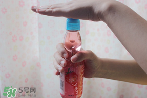 彈珠汽水怎么開？彈珠汽水怎么開不會噴？
