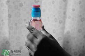 彈珠汽水怎么開？彈珠汽水怎么開不會噴？
