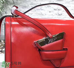 loewe三角包怎么看真假？羅意威巴塞羅那三角包真假辨別