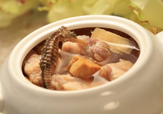 鱷魚肉燉湯要去皮嗎？鱷魚肉煲湯新鮮的好還是干的好