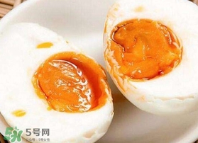 咸鴨蛋為什么會(huì)出油？咸鴨蛋為什么有油