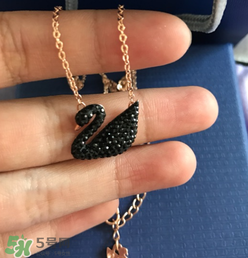 施華洛世奇黑天鵝是什么材質(zhì)？施華洛世奇黑天鵝是水晶嗎？
