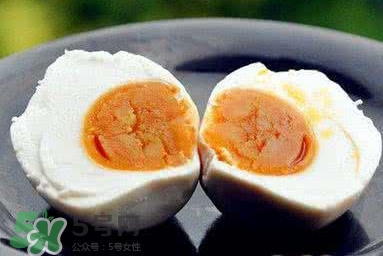 咸鴨蛋為什么會(huì)臭？咸鴨蛋為什么會(huì)苦