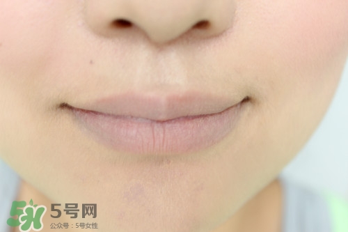 染唇液怎么用？染唇液使用方法
