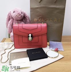 寶格麗蛇頭包怎么看真假？寶格麗蛇頭包真假鑒定
