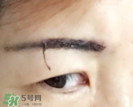 眉膠和眉粉哪個(gè)好用？眉膠和沒分的區(qū)別