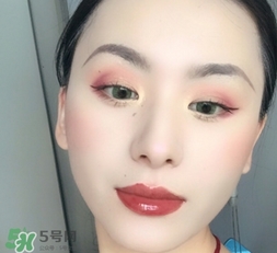 huda beauty眼影怎么畫？huda beauty眼影盤教程