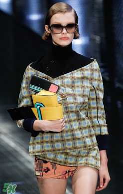prada ribbon尺寸多大？普拉達舌頭包尺寸介紹