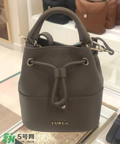 furla水桶包有幾種尺寸？芙拉水桶包尺寸多大？