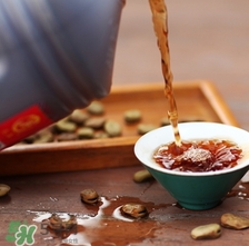 雄黃酒可以驅(qū)蛇嗎？雄黃酒驅(qū)蛇效果好嗎？