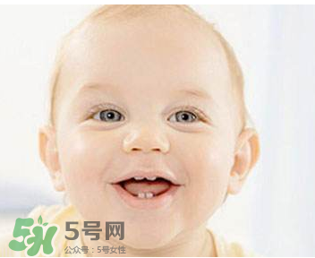 寶寶換牙可以吃糖嗎？小孩換牙期間能不能吃糖？