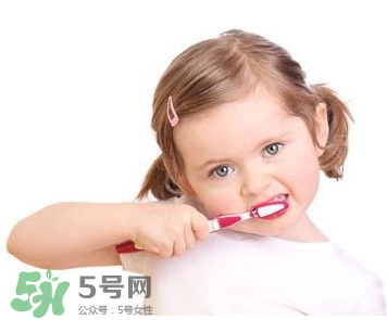寶寶換牙可以刷牙嗎？小孩換牙期間能刷牙嗎？