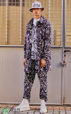 versus versace2018早春度假系列衣服款式有哪些_好看嗎？