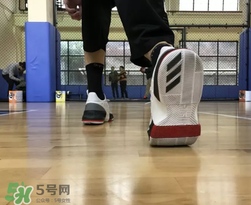 adidas dame3上腳怎么樣？阿迪達斯利拉德三代測評