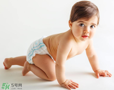 寶寶指甲里的臟東西該怎么處理？寶寶指甲臟怎么辦？