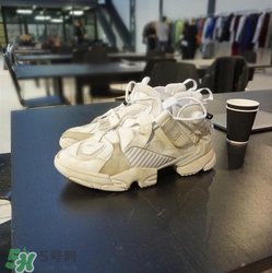 2018vetements reebok pump最新聯(lián)名運(yùn)動(dòng)鞋什么樣_好看嗎？