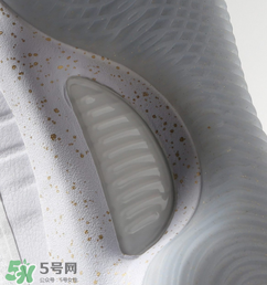 under armour curry4怎么樣？庫里第四代簽名鞋總決賽戰(zhàn)靴細(xì)節(jié)諜照