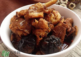 鴨肉能和香菇一起燉嗎？香菇燉鴨肉有毒嗎？