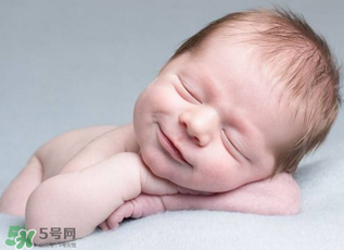 嬰兒吃藥能打預(yù)防針嗎？嬰兒吃藥影響預(yù)防針嗎？