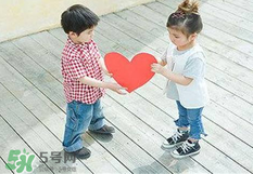 孩子不自信怎么辦？怎樣讓孩子自信大膽？