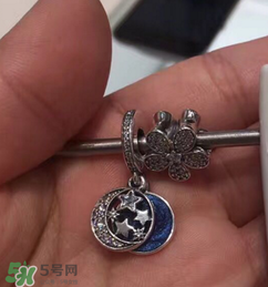 pandora繁星童話手鏈?zhǔn)鞘裁床馁|(zhì)？潘多拉繁星童話是銀的嗎？