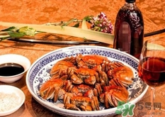 吃花蓋蟹可以喝啤酒嗎？吃花蓋蟹能喝啤酒嗎