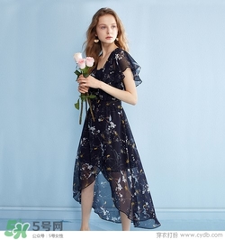 7月份穿什么衣服？七月份穿衣搭配
