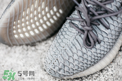 adidas yeezy 350 boost v2蟒蛇皮定制版多少錢？