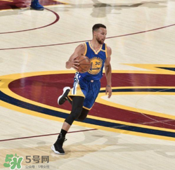 under armour curry4 low什么樣？庫里第四代總決賽戰(zhàn)靴低幫版諜照