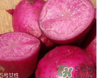 紅土豆是轉(zhuǎn)基因的嗎？紅土豆和正常土豆的區(qū)別