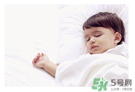 夏天嬰兒房空調(diào)溫度多少合適？有新生兒空調(diào)開(kāi)多少度？