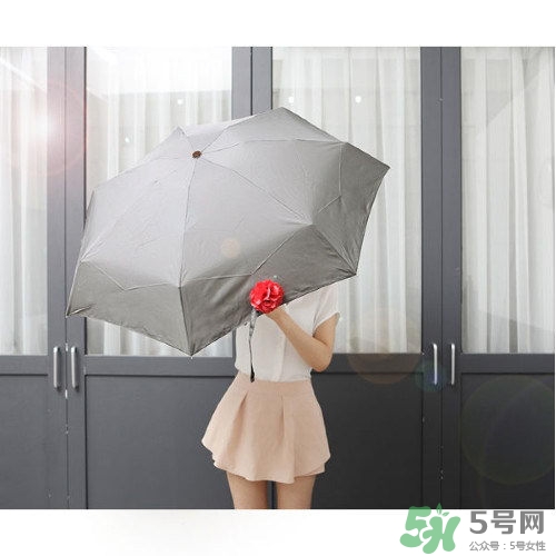 黑檸檬和蕉下哪個(gè)好？黑檸檬和蕉下太陽(yáng)傘對(duì)比