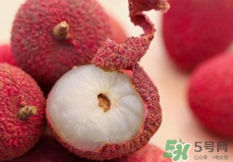 黑葉荔枝有什么功效？黑葉荔枝吃多了會(huì)怎樣？