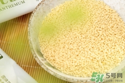 菊花晶可以加奶粉里嗎？菊花晶可以加米粉里嗎