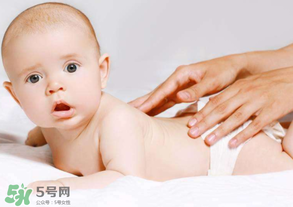 哄寶寶睡覺可以搖晃嗎？哄寶寶睡覺搖晃有害嗎？