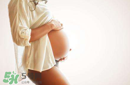 孕婦能用爽身粉嗎？孕婦能用爽身粉擦腳嗎？