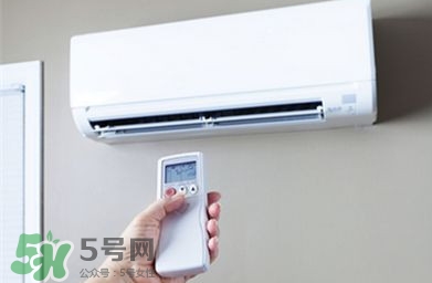 吹空調(diào)為什么要放盆水？吹空調(diào)為什么會(huì)喉嚨痛