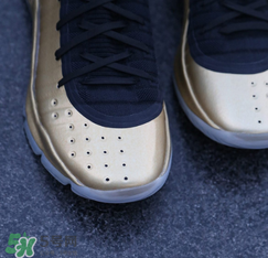under armour curry4 parade怎么樣？庫里第四代戰(zhàn)靴金屬色細(xì)節(jié)照片
