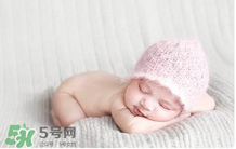 早產(chǎn)兒的發(fā)育和正常嬰兒一樣嗎？早產(chǎn)兒發(fā)育會遲緩嗎？
