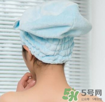 干發(fā)巾和干發(fā)帽哪個(gè)好？干發(fā)帽什么材質(zhì)的好