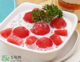 西瓜汁可以加牛奶嗎？西瓜汁和牛奶可以一起喝嗎？