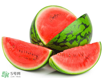 催熟的西瓜能吃嗎？催熟的西瓜吃了會怎樣？