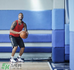 adidas dame3阿迪達斯利拉德三代獨立日配色多少錢？