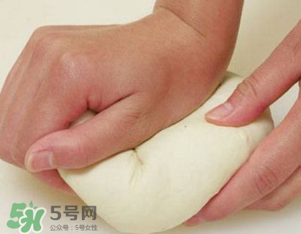 韭菜盒子用什么面粉？韭菜盒子能用高筋面粉？