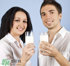 脫脂奶粉什么時(shí)候喝最好？脫脂奶粉什么時(shí)候喝？