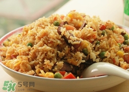 醬油炒飯怎么做？醬油炒飯生抽還是老抽