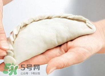 韭菜盒子用什么水和面？韭菜盒子和面用冷水還是熱水