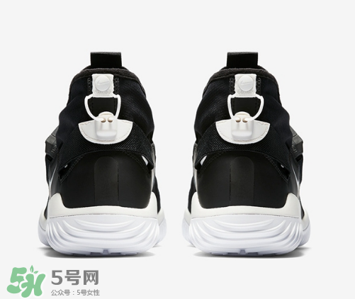 nikelab acg 07 kmtr機能運動鞋黑白配色多少錢？