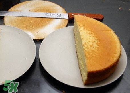 戚風(fēng)蛋糕為什么不蓬松？戚風(fēng)蛋糕不蓬松的原因